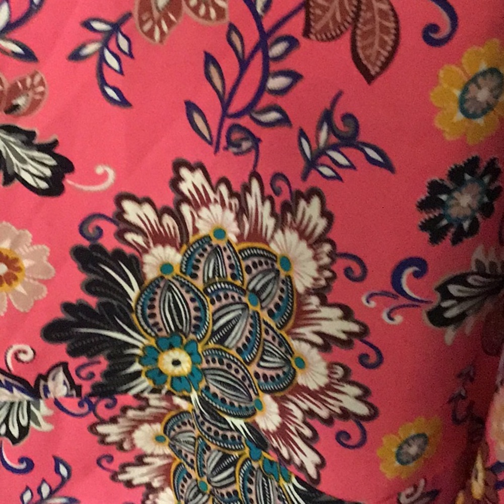 Loft Floral Shell - Picture 2 of 3